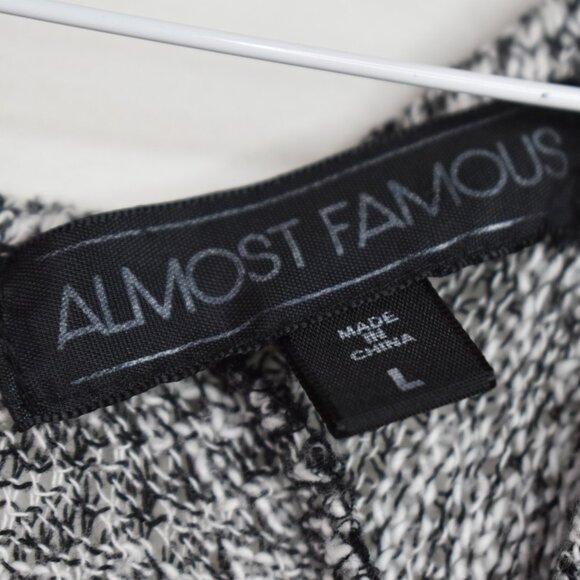 Almost Famous Top L Womens Grey Back Zipper 3/4 Sleeve Cotton Blend Knit Loose - Picture 3 of 9